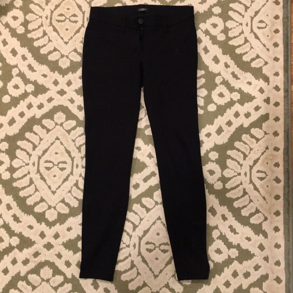Ann Taylor Loft skinny pants/leggings size 4